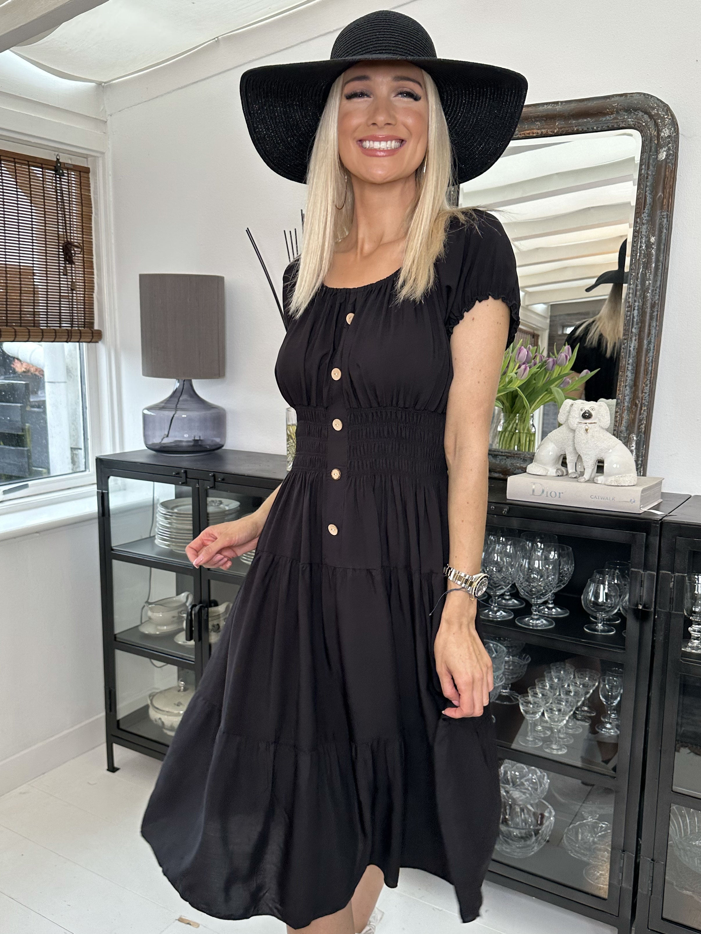 Finalia short - Söt klänning med puffade ärmar och elastisk midja